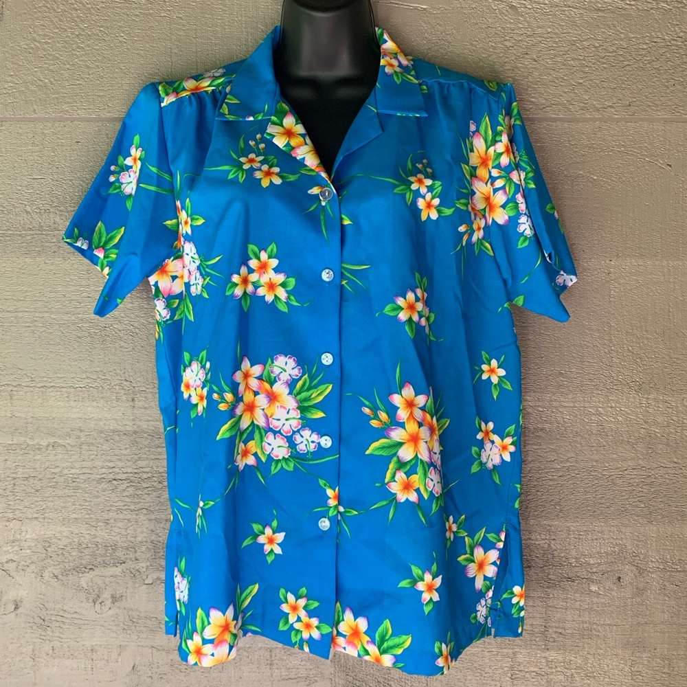 Vintage 80s Women’s Hawaiian Shirt Made in Hawaii Floral Button Up
